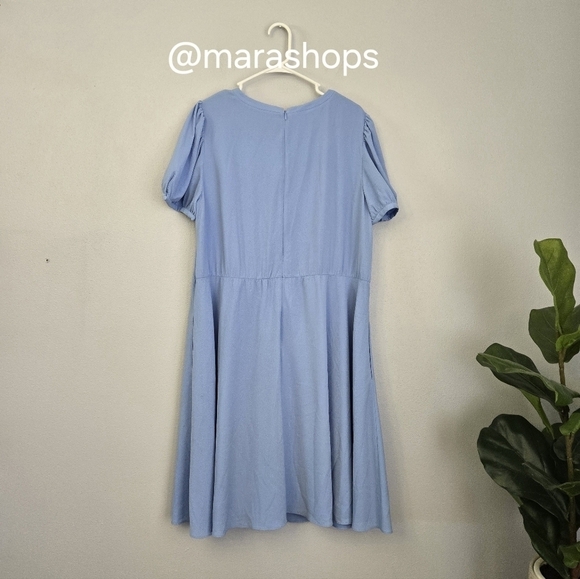 Gal Meets Glam Ellie Crepe Puff Sleeve Plus Dress - Picture 5 of 6